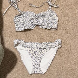 Hollister Floral Print Bikini Set (topXS bottomSMALL)